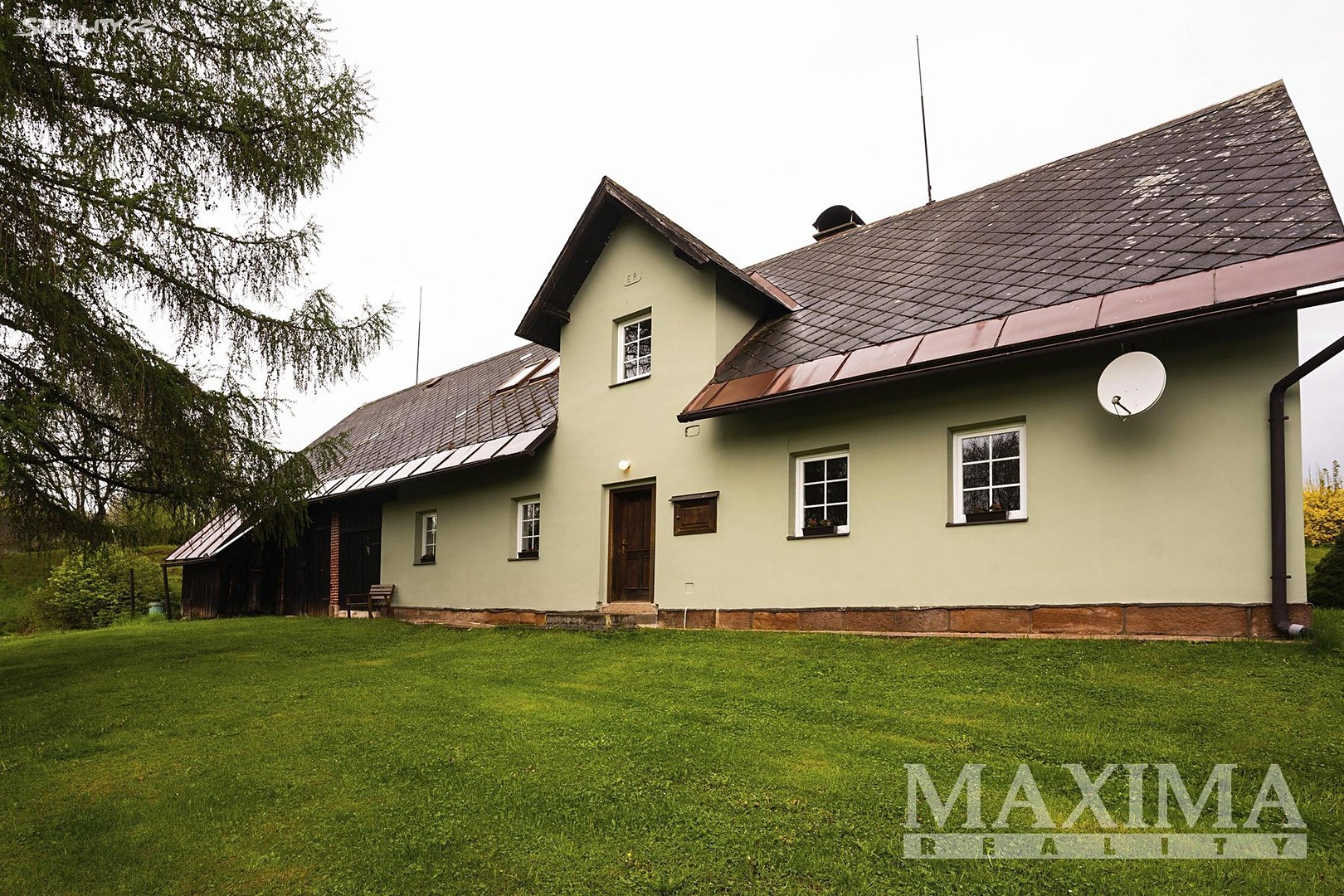 Prodej  rodinného domu 372 m², pozemek 8 542 m², Chotěvice, okres Trutnov