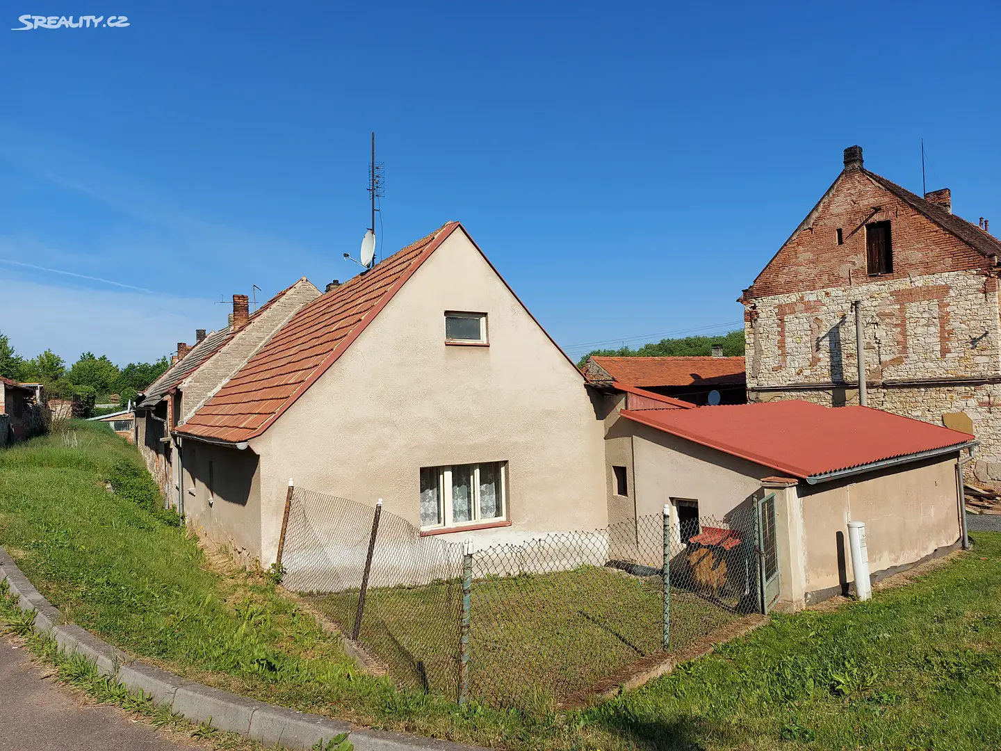 Prodej  rodinného domu 261 m², pozemek 261 m², Domoušice - Solopysky, okres Louny