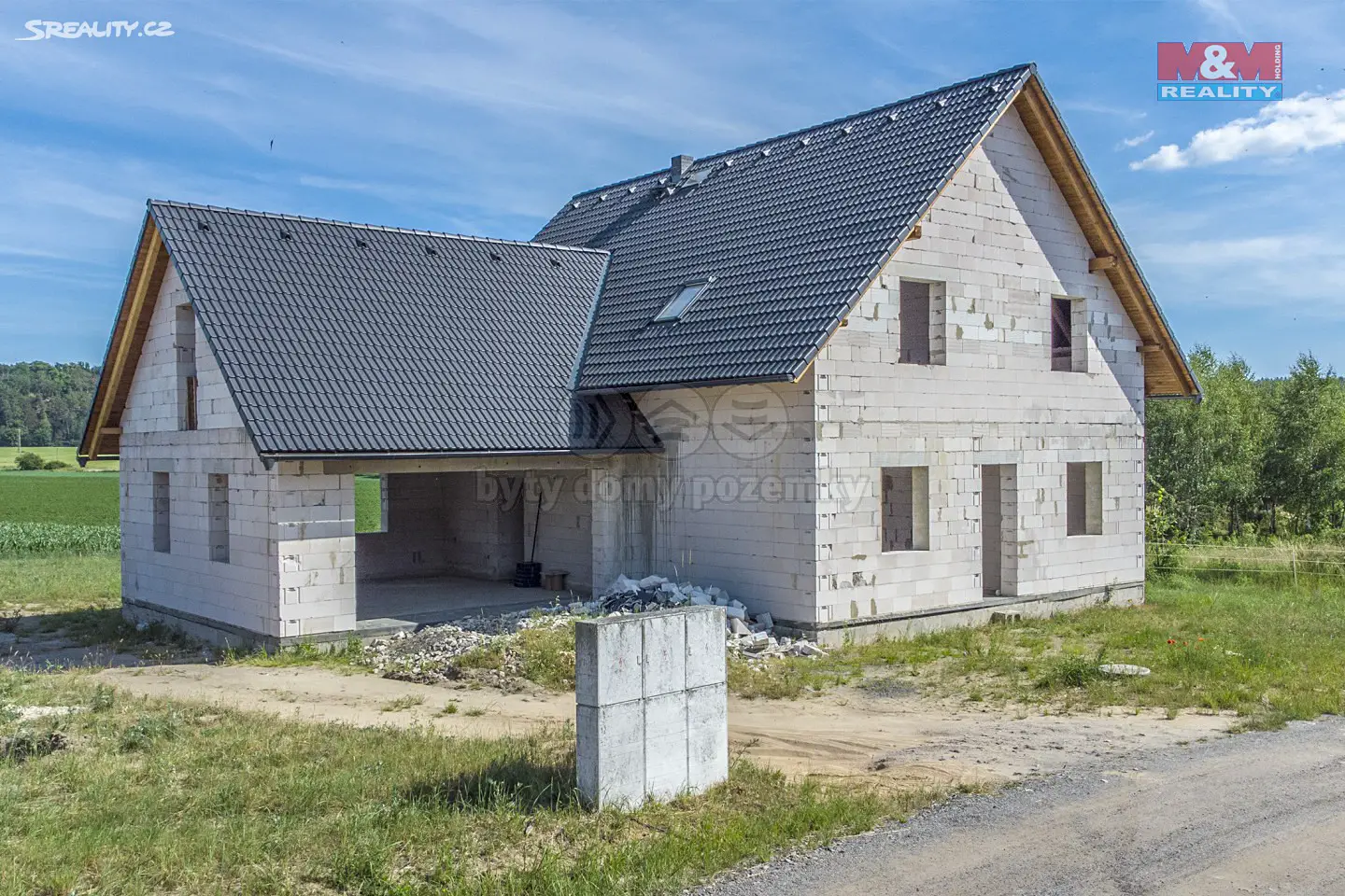 Prodej  rodinného domu 360 m², pozemek 1 053 m², Holany, okres Česká Lípa