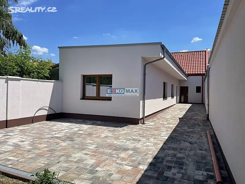 Prodej  rodinného domu 160 m², pozemek 4 416 m², Břeclavská, Hrušky