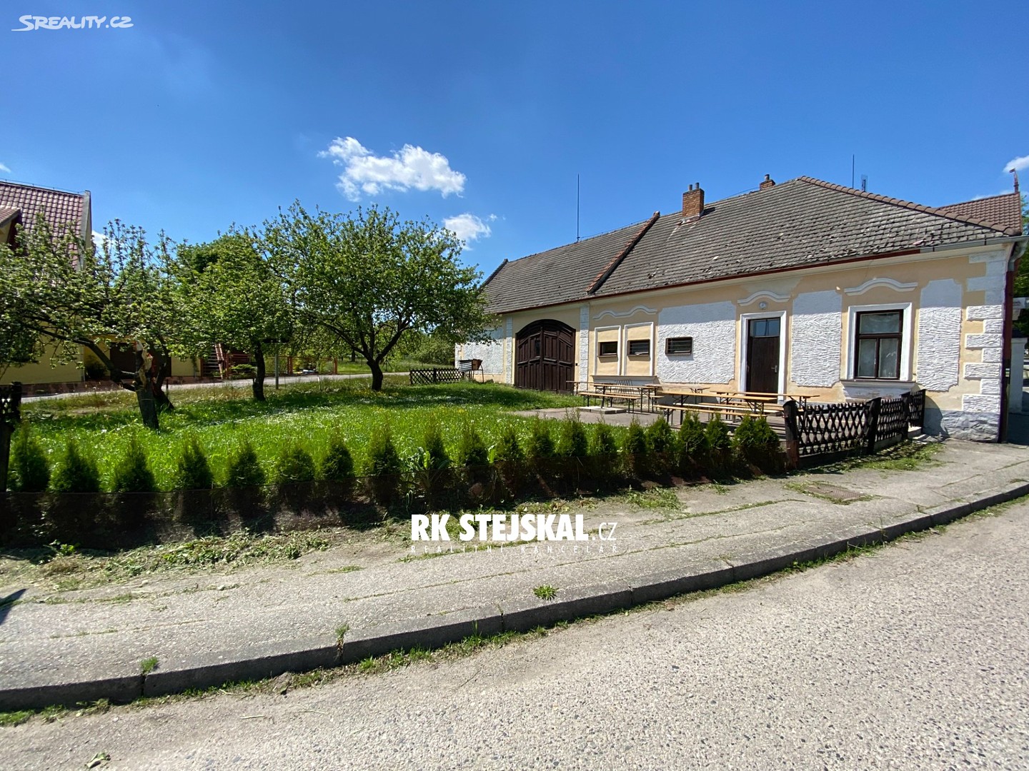 Prodej  rodinného domu 501 m², pozemek 1 014 m², Jílovice, okres České Budějovice