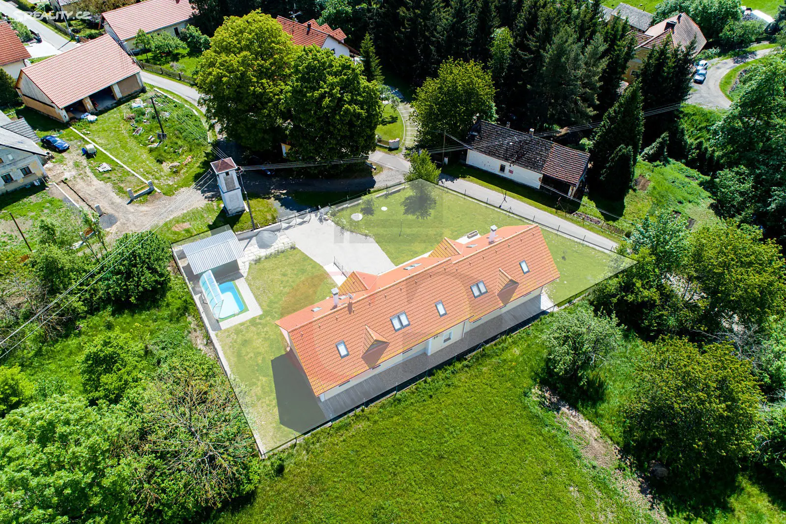 Prodej  rodinného domu 380 m², pozemek 1 313 m², Měčín - Osobovy, okres Klatovy