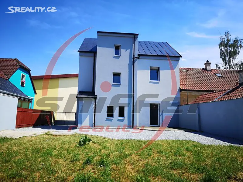 Prodej  rodinného domu 160 m², pozemek 342 m², Školní náměstí, Město Touškov