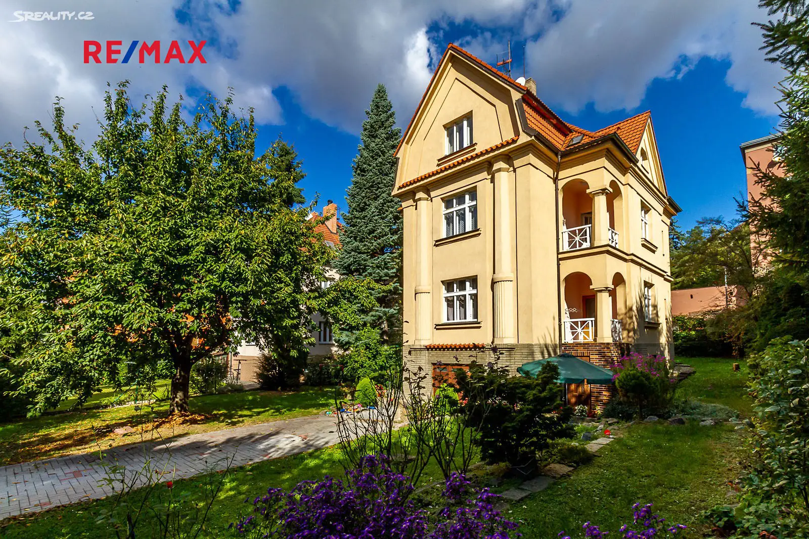 Prodej  rodinného domu 350 m², pozemek 720 m², Dvorecká, Praha 4 - Podolí