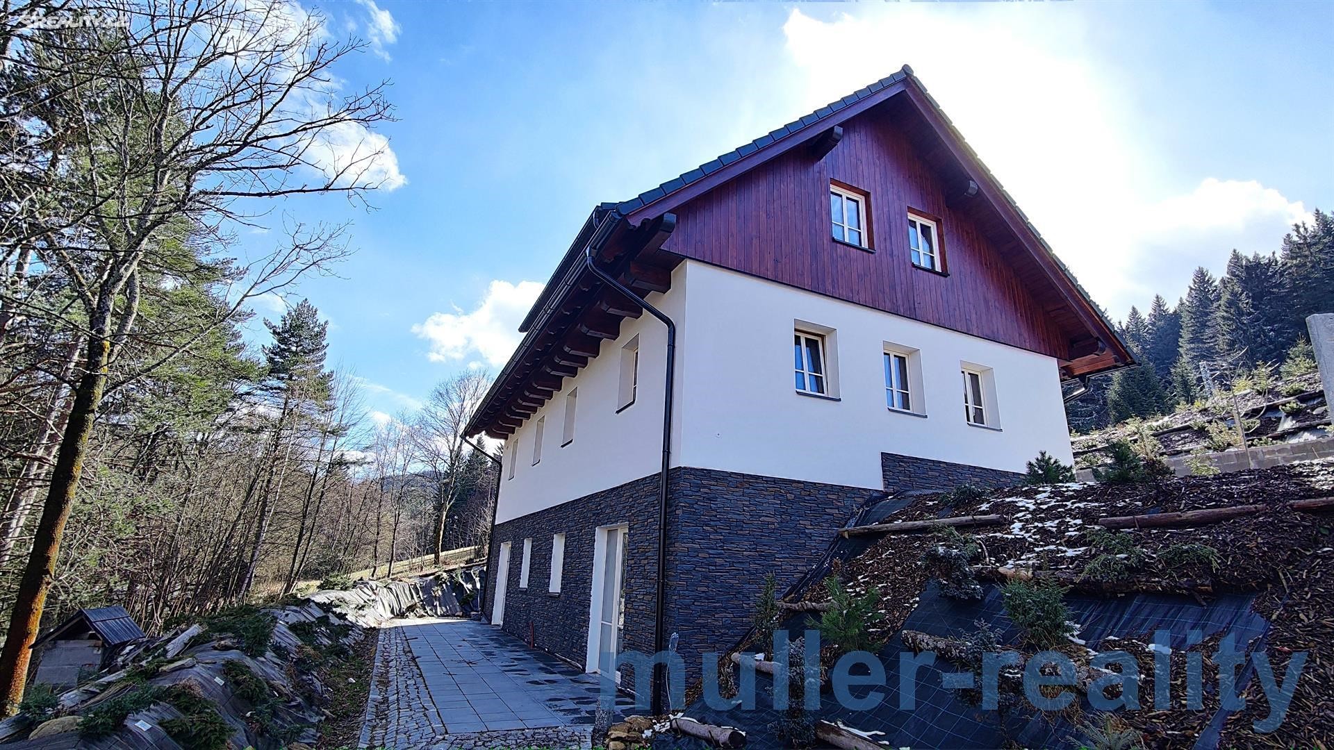 Prodej  rodinného domu 280 m², pozemek 2 374 m², Stachy, okres Prachatice