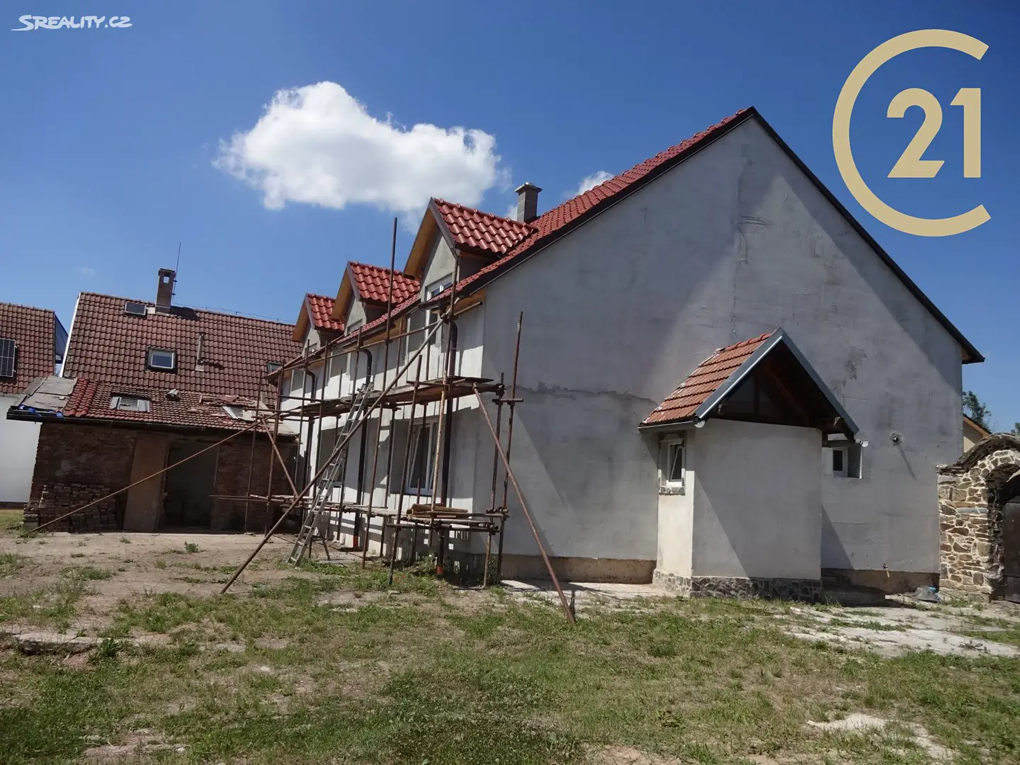 Prodej  rodinného domu 190 m², pozemek 587 m², Náves sv. Petra a Pavla, Zlatníky-Hodkovice - Zlatníky