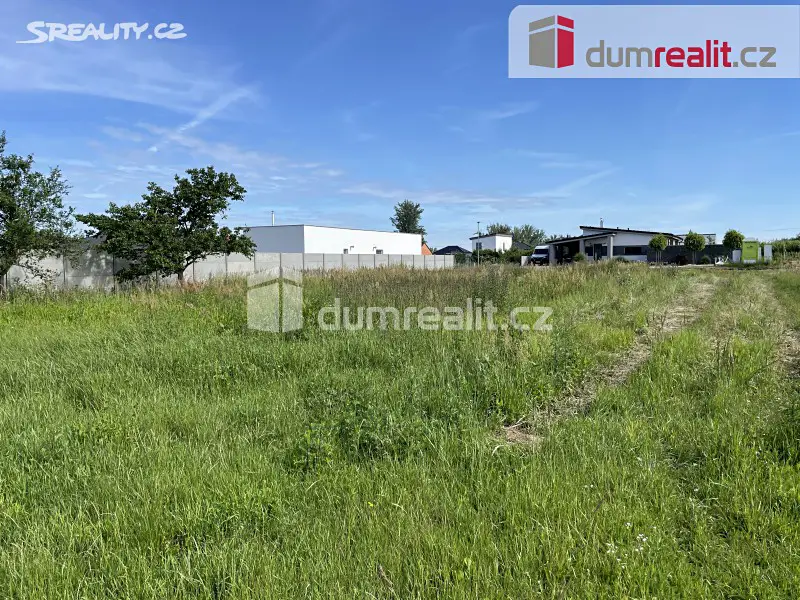 Prodej  stavebního pozemku 1 405 m², Polní, Kostice
