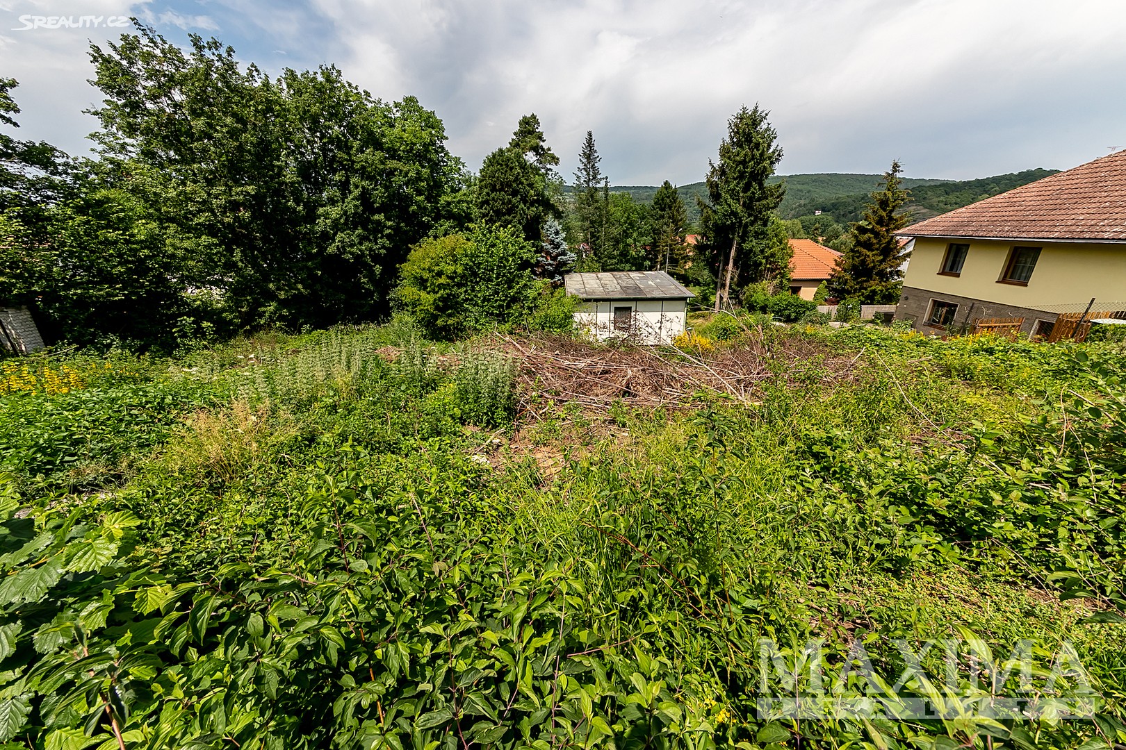 Prodej  pozemku 934 m², Zadní Třebaň, okres Beroun