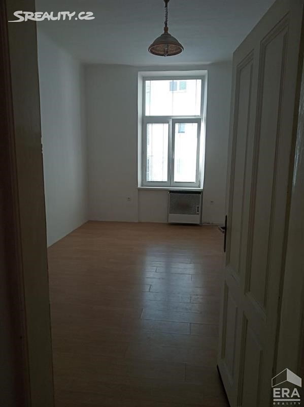 Pronájem bytu 1+1 28 m², Nákladní, Opava - Předměstí