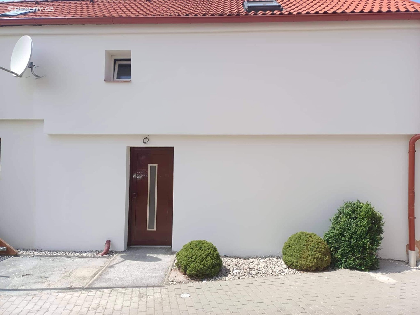 Pronájem bytu 1+kk 35 m² (Podkrovní), Staročeské nám., Nýřany