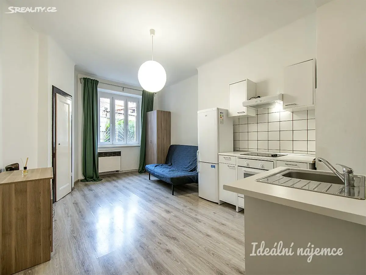 Pronájem bytu 1+kk 25 m², Adamovská, Praha 4 - Michle