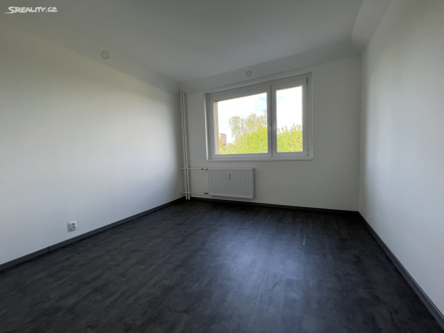 Pronájem bytu 2+1 48 m², Charkovská, Karlovy Vary