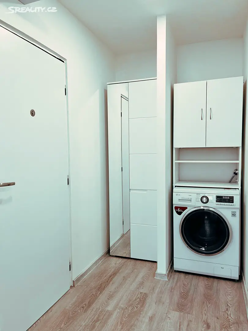 Pronájem bytu 2+kk 40 m², Dubrovnická, Praha 5 - Košíře