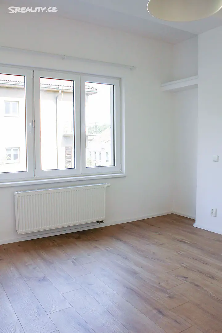 Pronájem bytu 2+kk 38 m², Holečkova, Praha 5 - Smíchov