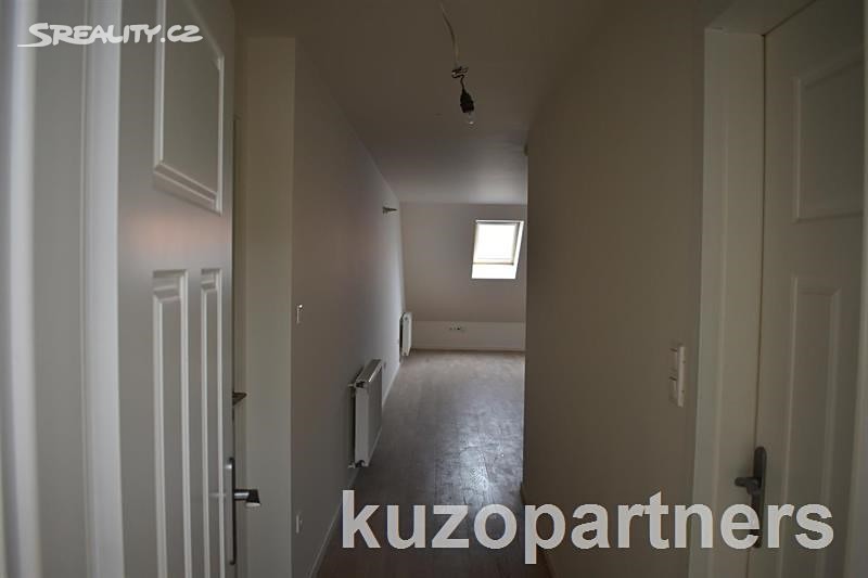 Pronájem bytu 2+kk 57 m², Na Plzeňce, Praha 5 - Smíchov