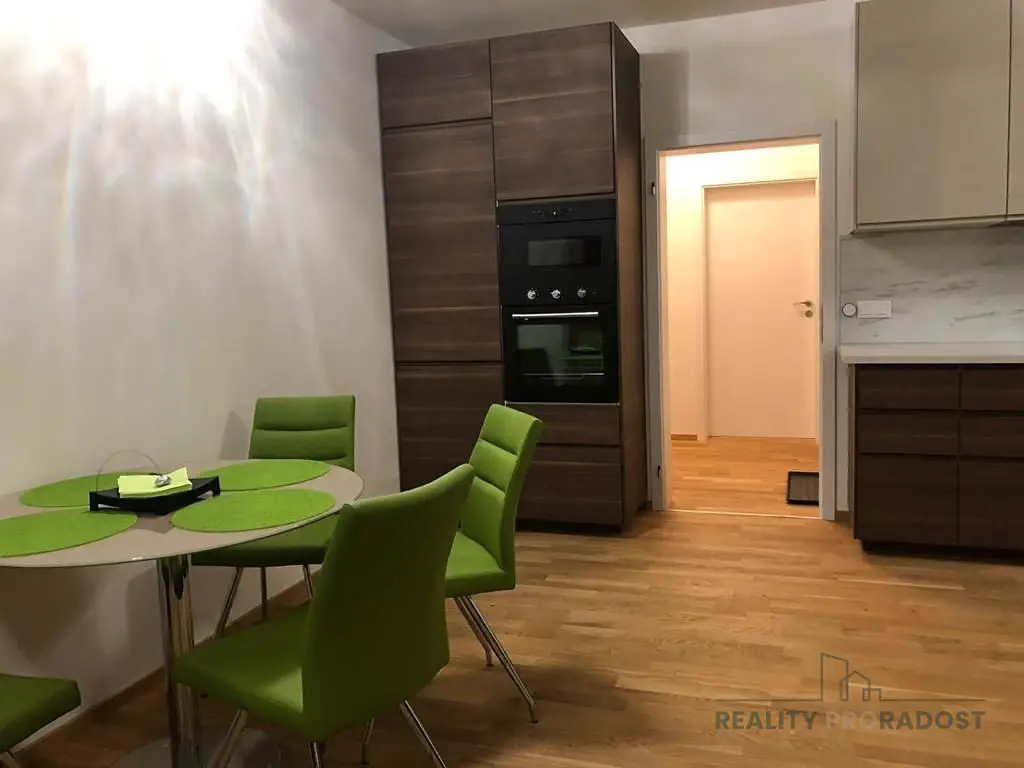 Pronájem bytu 2+kk 56 m², Střížkovská, Praha 8 - Střížkov