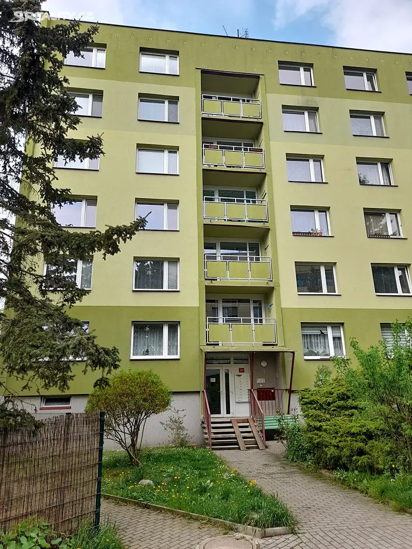Pronájem bytu 3+1 80 m², Ladova, Chlumec