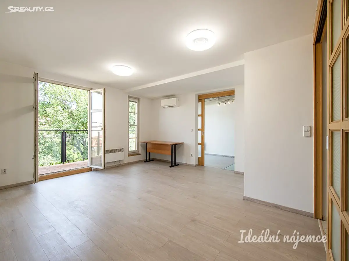 Pronájem bytu 3+kk 74 m², V podluží, Praha 4 - Nusle
