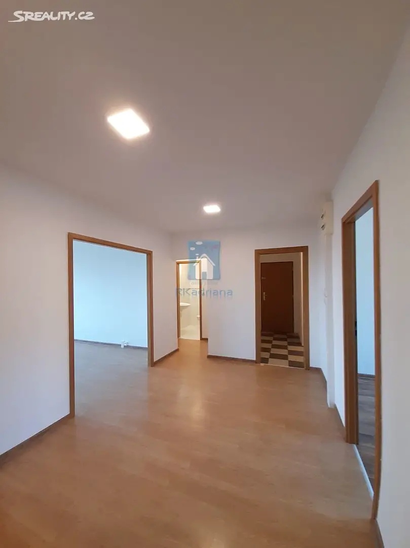 Pronájem bytu 4+1 98 m², Mezi domy, Praha 4 - Písnice