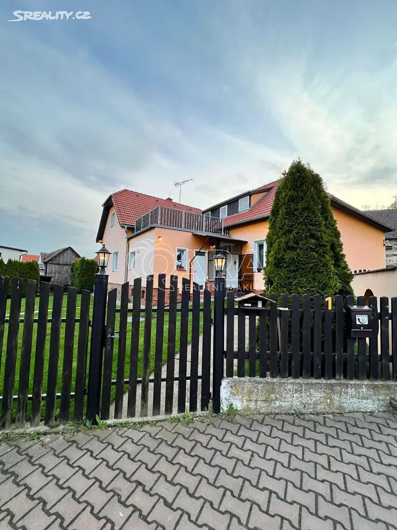 Pronájem  rodinného domu 270 m², pozemek 720 m², Libeř - Libeň, okres Praha-západ