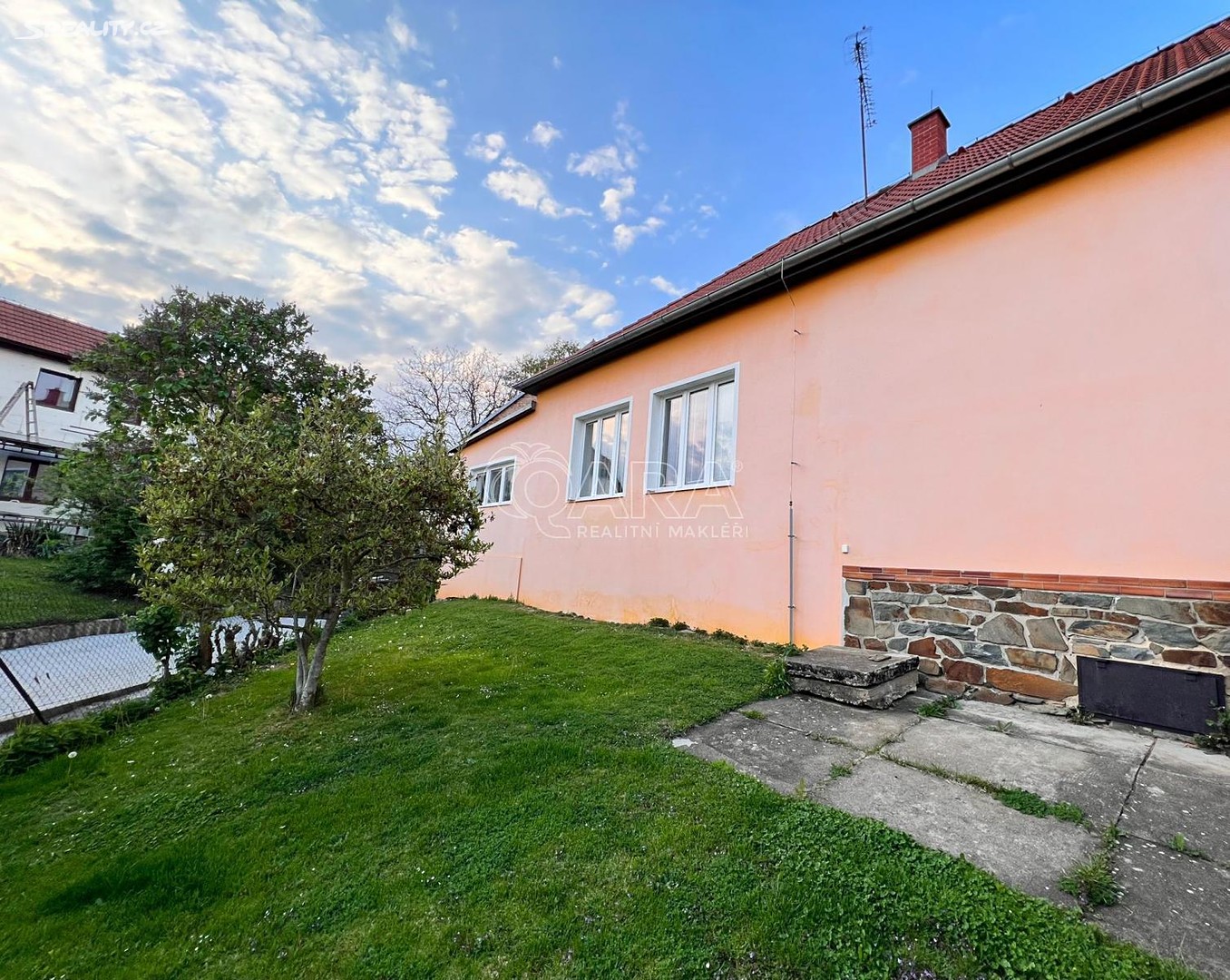 Pronájem  rodinného domu 270 m², pozemek 720 m², Libeř - Libeň, okres Praha-západ