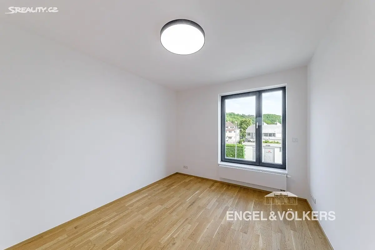 Pronájem  rodinného domu 226 m², pozemek 302 m², Na Hutmance, Praha 5 - Jinonice