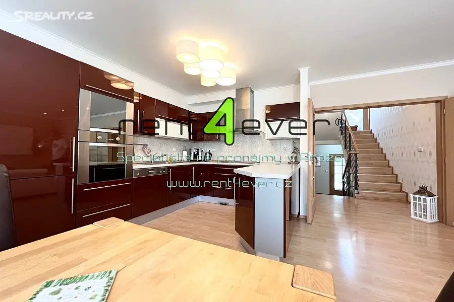 Pronájem  rodinného domu 135 m², pozemek 225 m², Pod Nouzovem, Praha 9 - Kbely