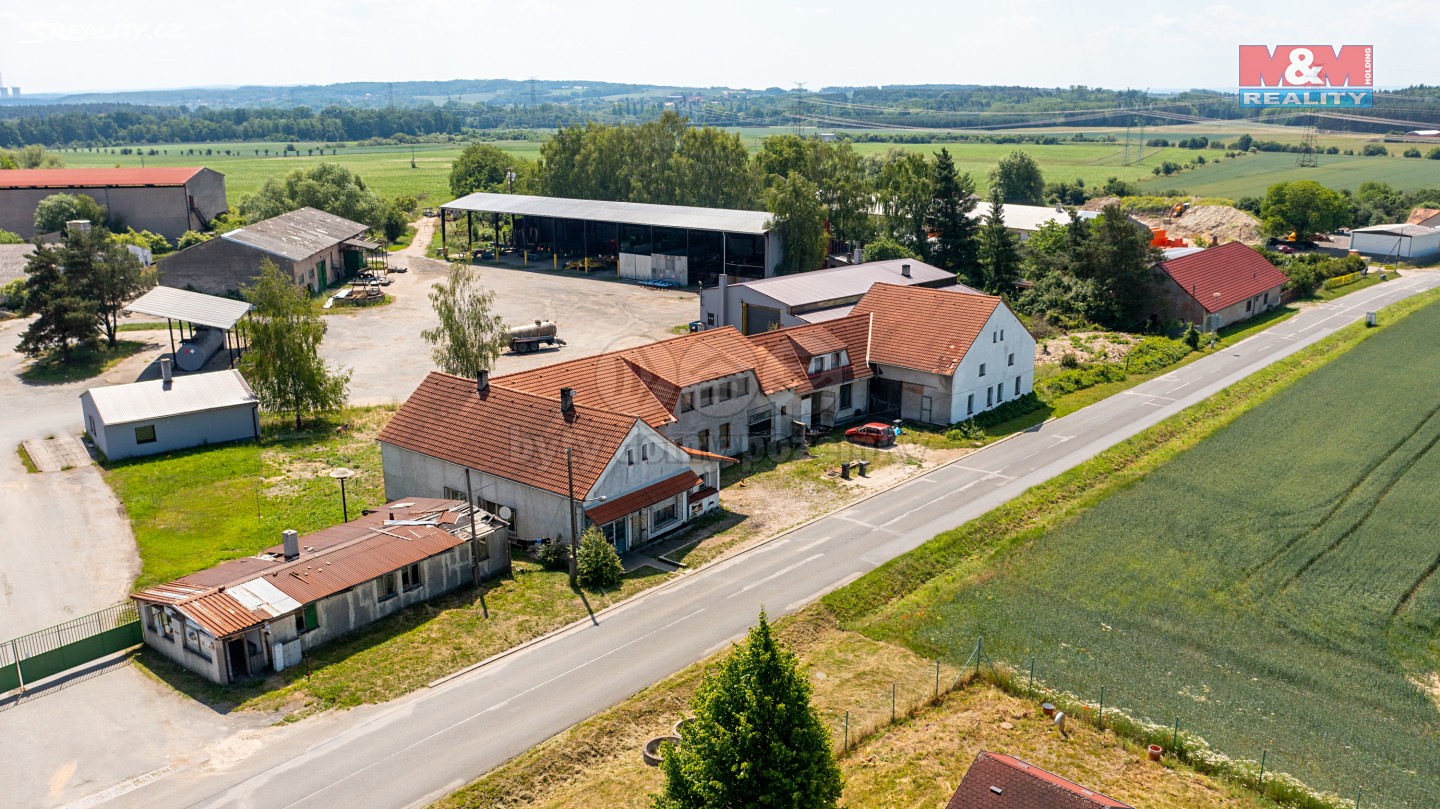 Prodej  rodinného domu 260 m², pozemek 2 004 m², Krakovany, okres Kolín