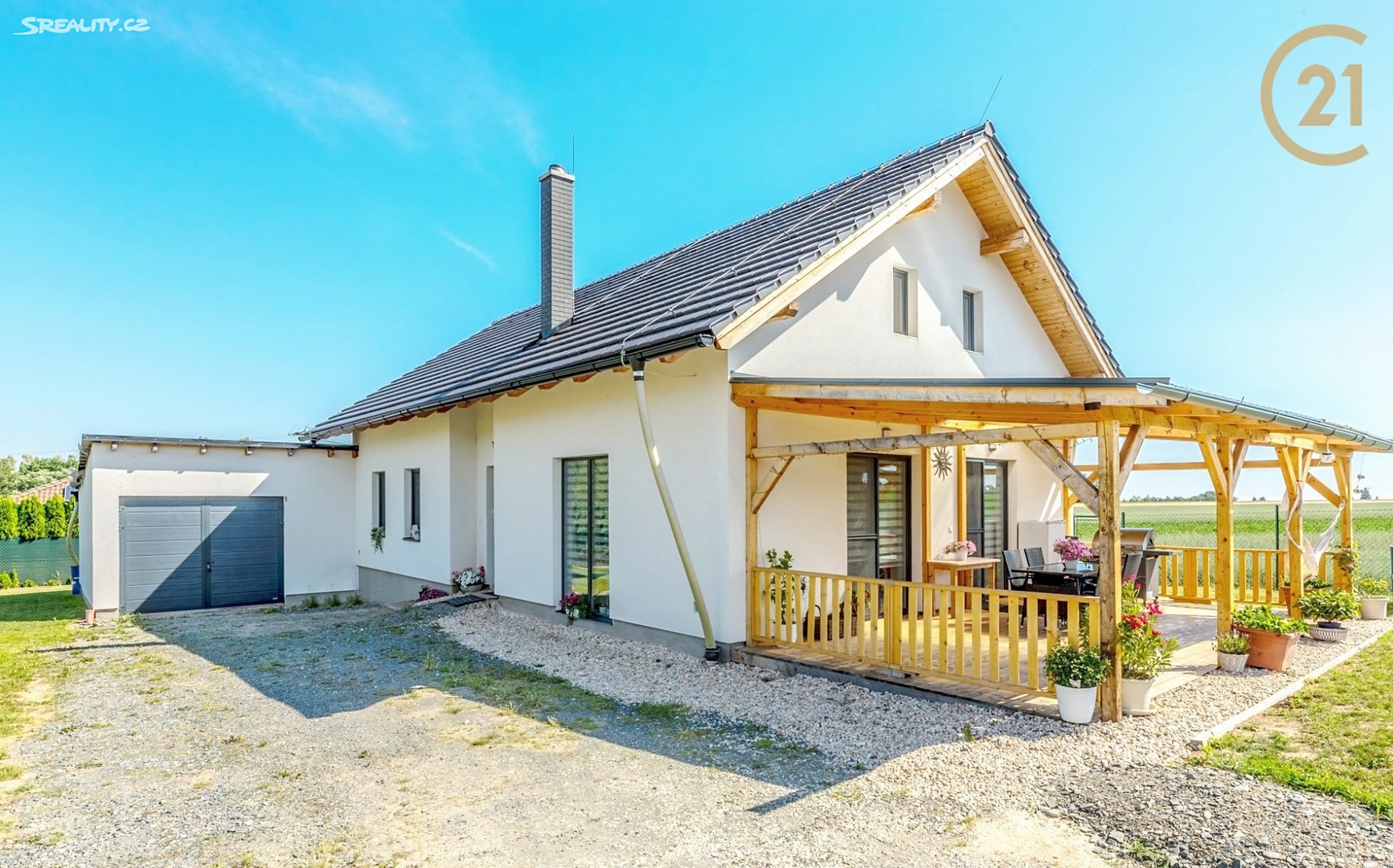 Prodej  rodinného domu 320 m², pozemek 1 076 m², Štíhlice, okres Praha-východ