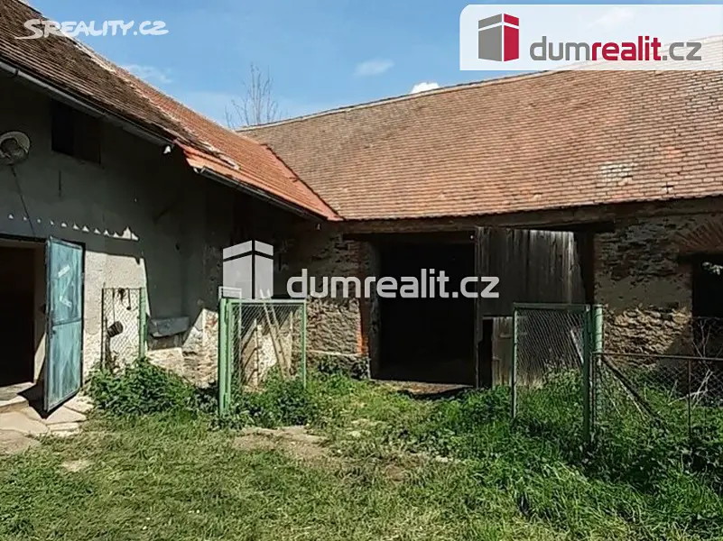 Prodej  zemědělské usedlosti 120 m², pozemek 2 945 m², Bečváry, okres Kolín