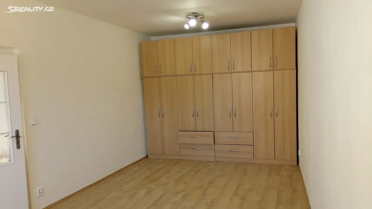 Pronájem bytu 2+kk 50 m², Svojsíkova, Kladno - Švermov