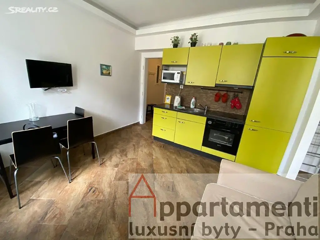 Prodej bytu 2+kk 31 m², Radhošťská, Praha 3 - Žižkov