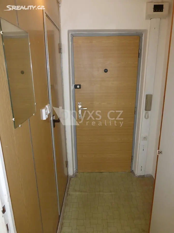 Pronájem bytu 1+kk 21 m², Gercenova, Praha 10 - Hostivař