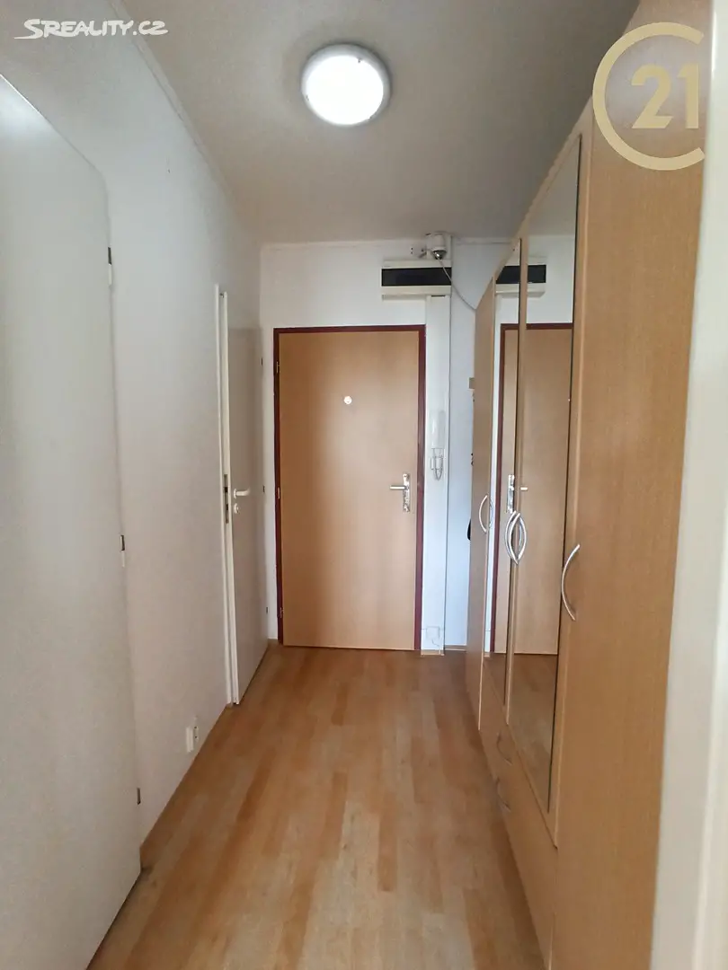 Pronájem bytu 1+kk 39 m², Třinecká, Praha 9 - Letňany