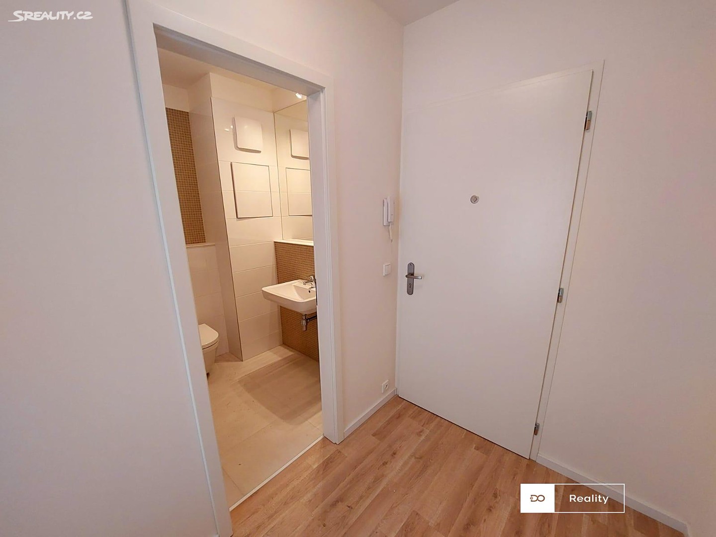 Pronájem bytu 1+kk 35 m², Novovysočanská, Praha 9 - Libeň