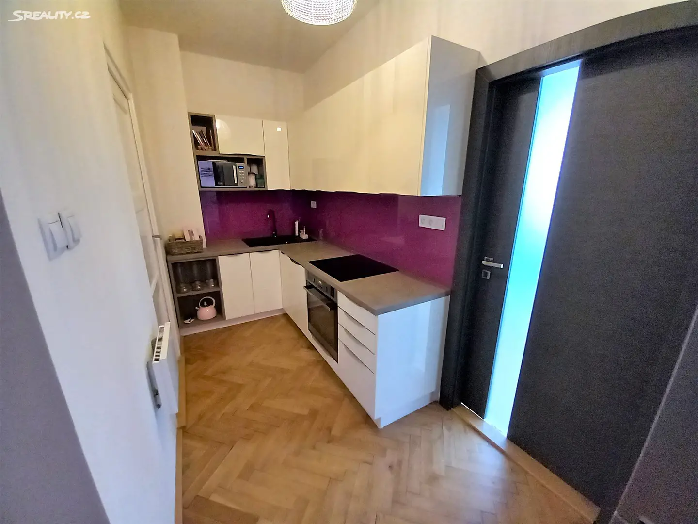 Pronájem bytu 2+1 52 m², V Horkách, Praha - Nusle