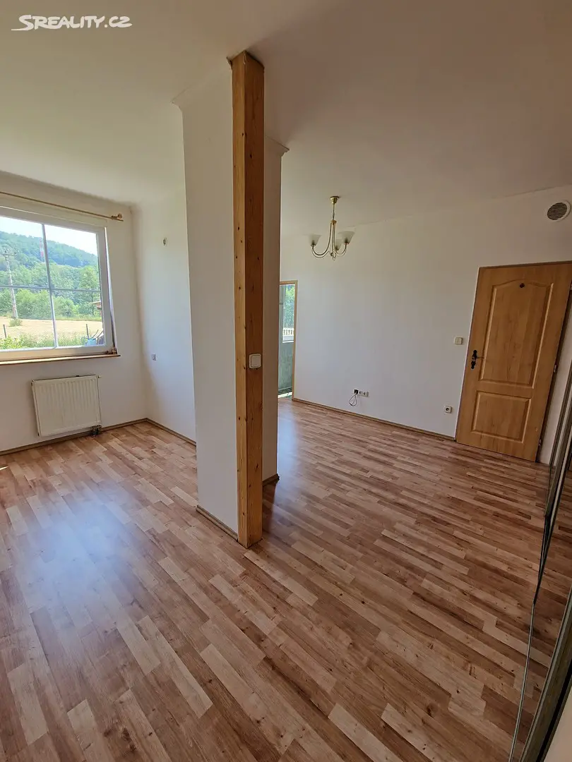 Prodej  rodinného domu 350 m², pozemek 1 228 m², Nenačovice, okres Beroun