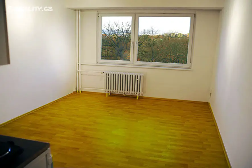Pronájem bytu 1+kk 23 m², Kyselova, Praha 8 - Kobylisy