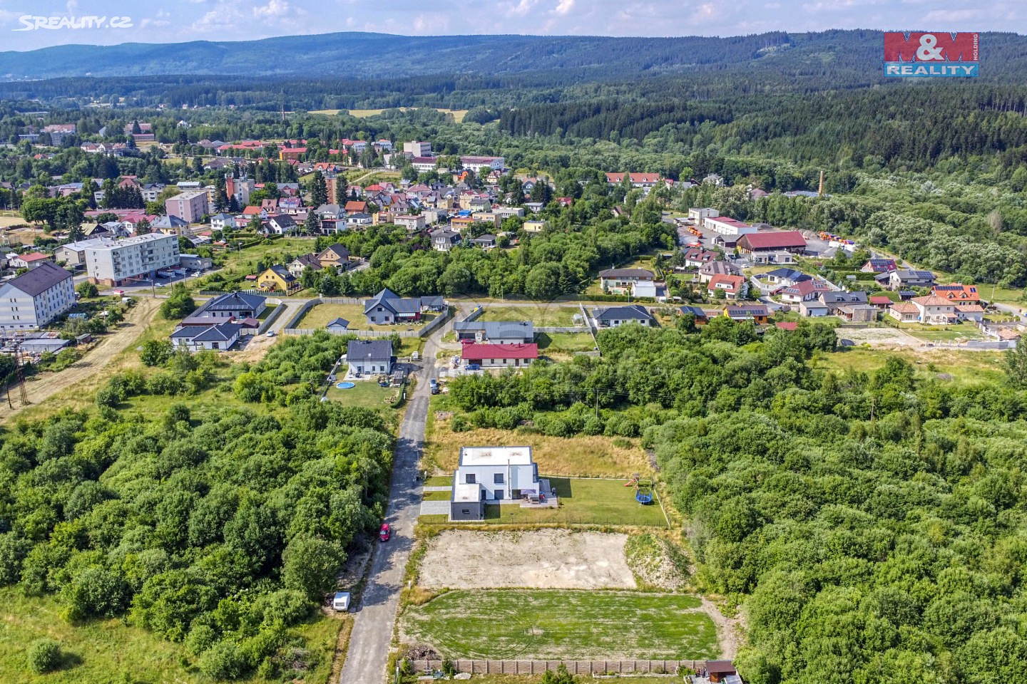 Prodej  stavebního pozemku 1 042 m², U Potoka, Velká Hleďsebe
