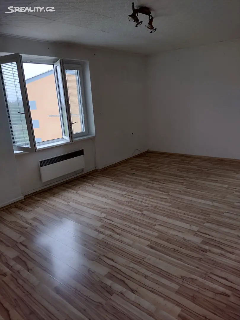 Prodej bytu 2+1 68 m² (Podkrovní), Hromnice - Žichlice, okres Plzeň-sever