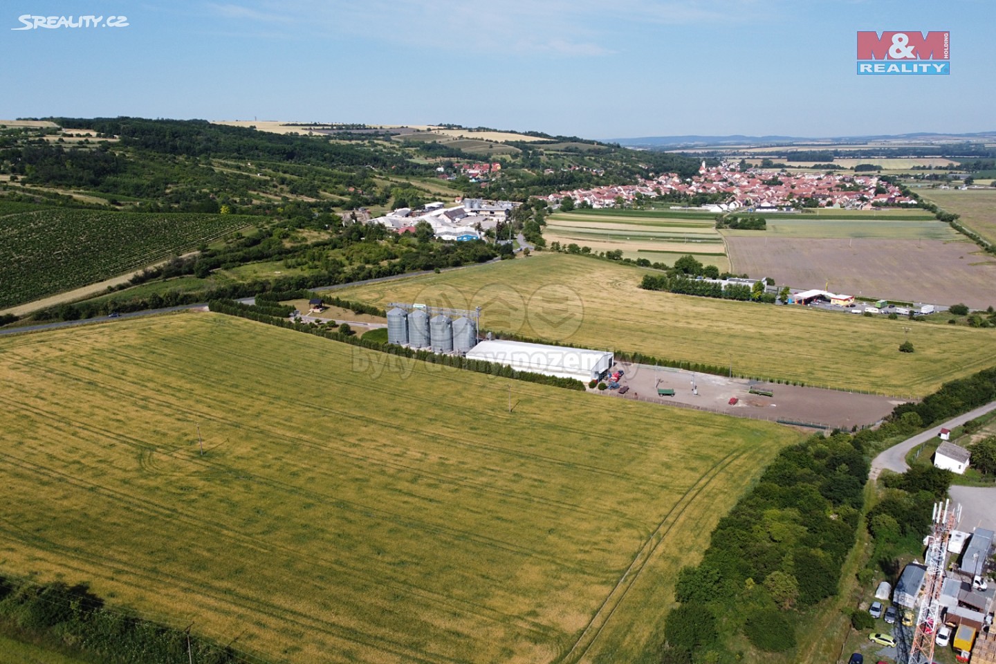 Prodej  komerčního pozemku 1 715 m², Blučina, okres Brno-venkov