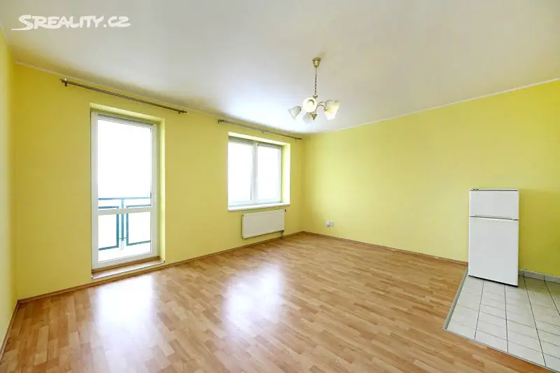 Pronájem bytu 1+kk 38 m², Padovská, Praha 10 - Horní Měcholupy