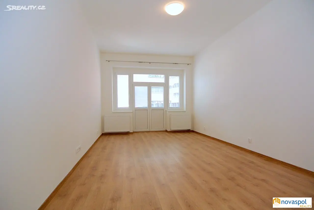 Pronájem bytu 2+1 65 m², Pikrtova, Praha 4 - Nusle