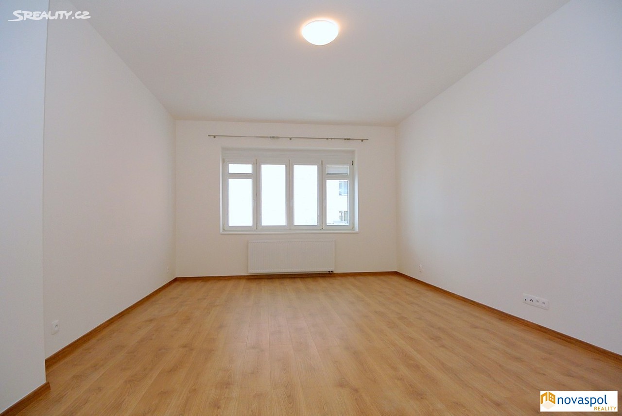 Pronájem bytu 2+1 65 m², Pikrtova, Praha 4 - Nusle