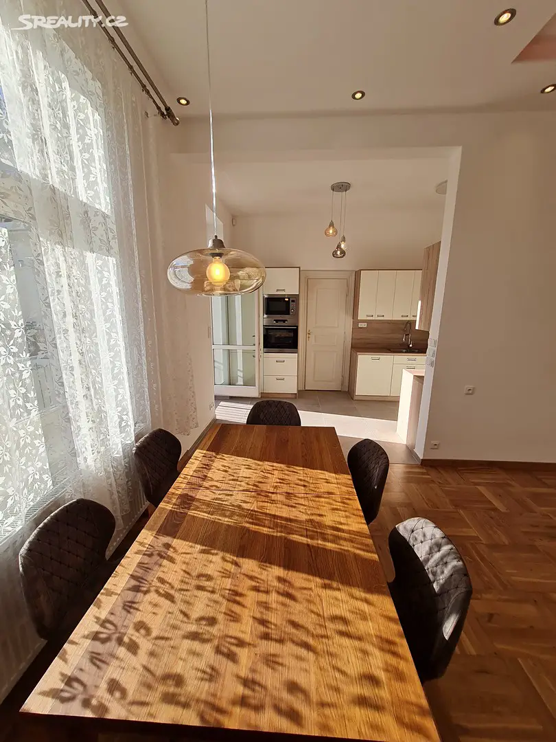 Pronájem bytu 2+1 91 m² (Mezonet), Na Zderaze, Praha 2 - Nové Město
