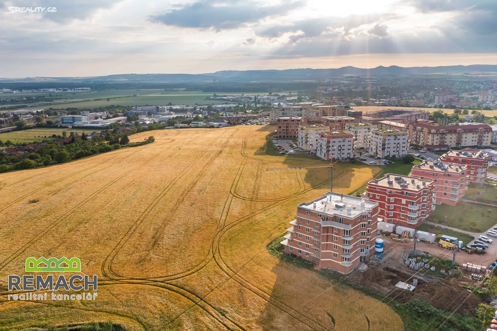Prodej  stavebního pozemku 1 925 m², Uherské Hradiště - Sady, okres Uherské Hradiště