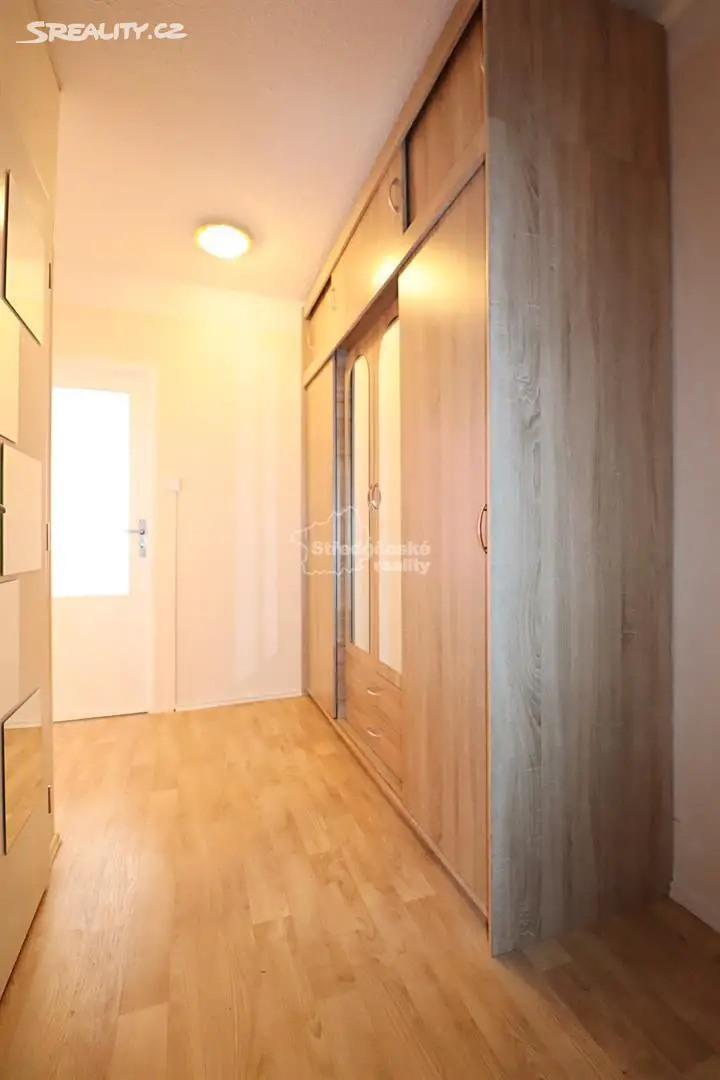 Pronájem bytu 2+kk 43 m², Kurčatovova, Praha 10 - Petrovice