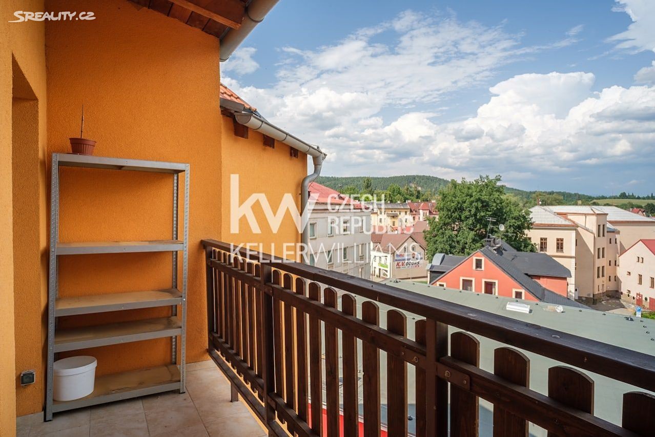 Pronájem bytu 2+kk 71 m², Závodu míru, Karlovy Vary - Stará Role