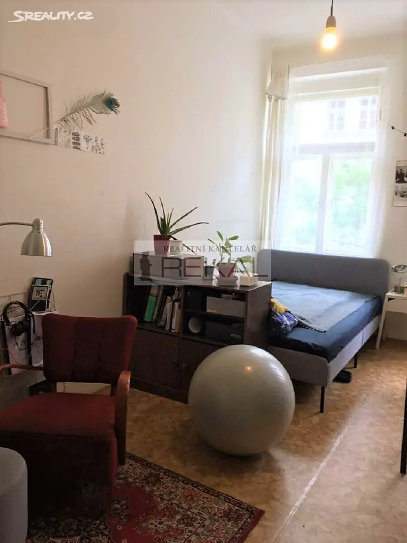 Pronájem bytu 1+1 30 m², Praha 5 - Smíchov