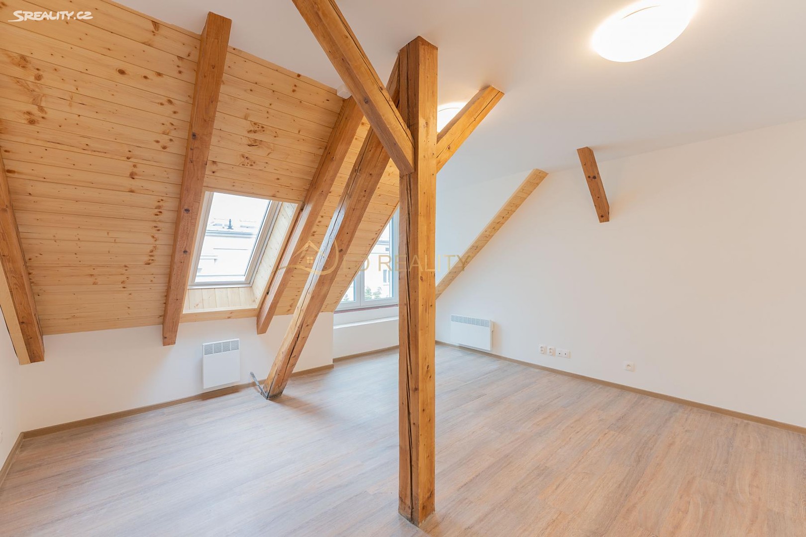 Pronájem bytu 3+kk 70 m² (Podkrovní), Dukelská, Olomouc